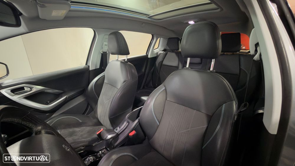 Peugeot 2008 1.2 PureTech Crossway - 37