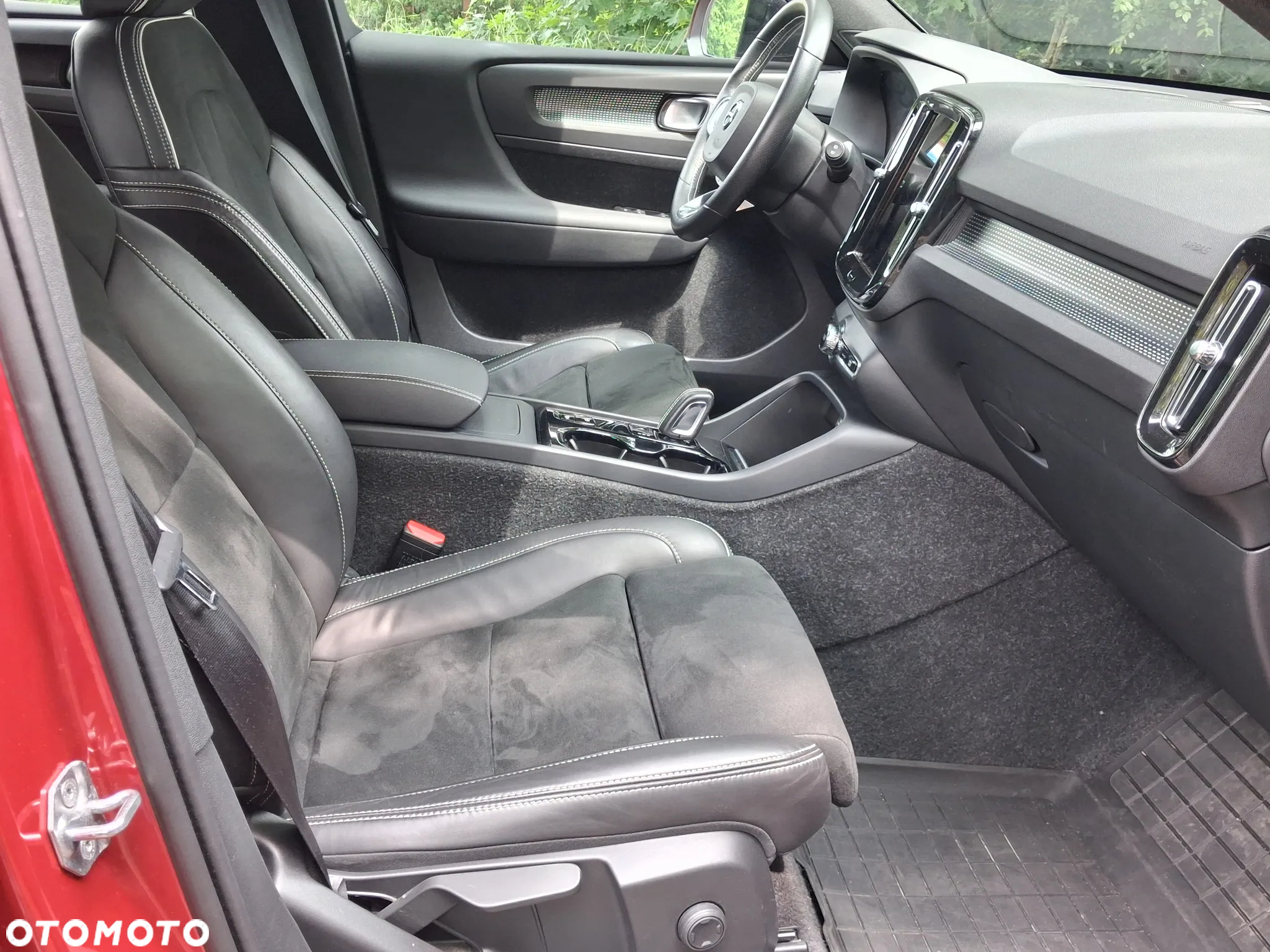 Volvo XC 40 B4 B AWD R-Design - 21