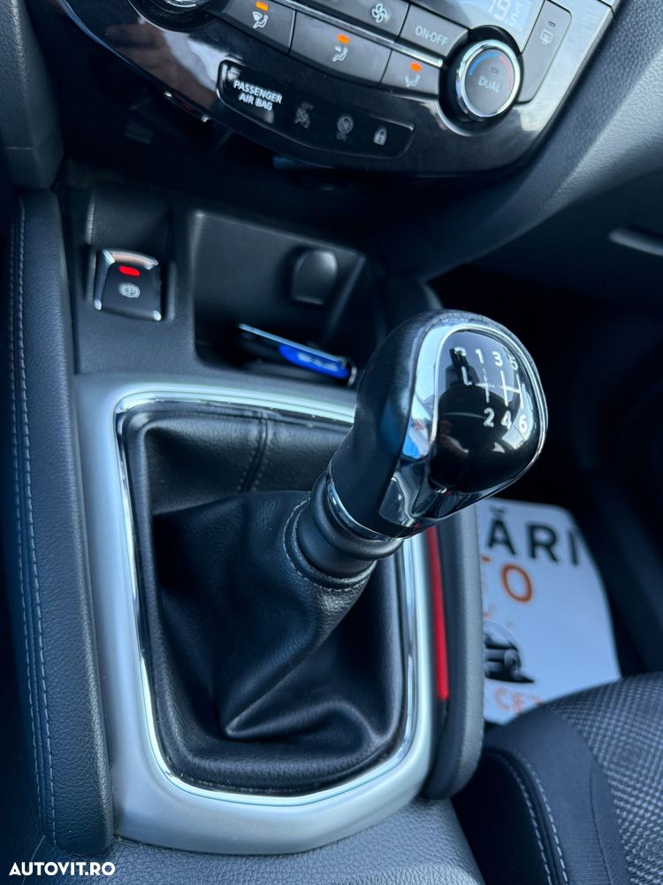 Nissan Qashqai 1.6 DCI Start/Stop N-Connecta - 18