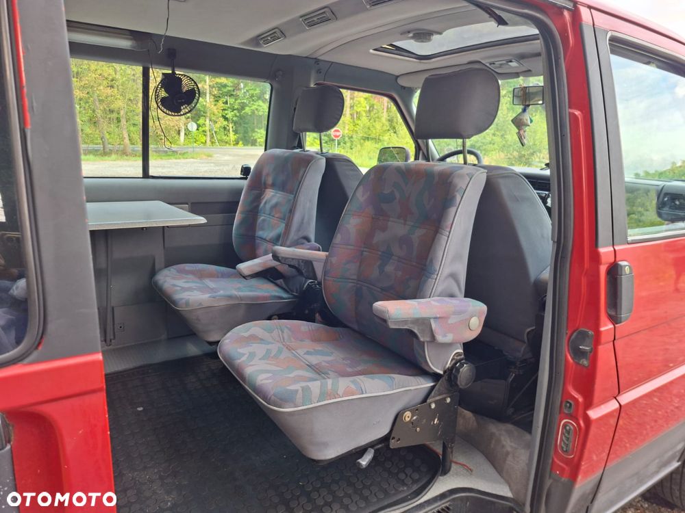 Volkswagen Multivan - 11