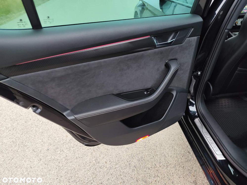 Skoda Superb 2.0 TSI 4x4 Sportline DSG - 18