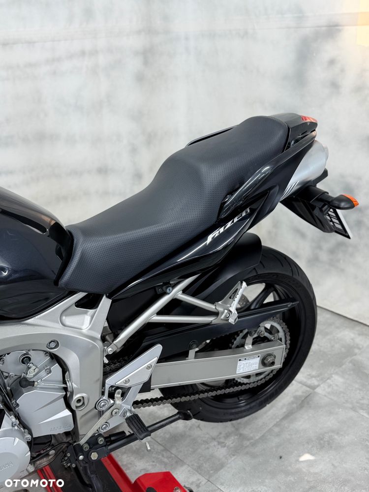 Yamaha FZ6 - 18