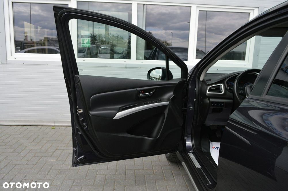 Suzuki SX4 S-Cross 1.6 DDiS Premium Plus - 35