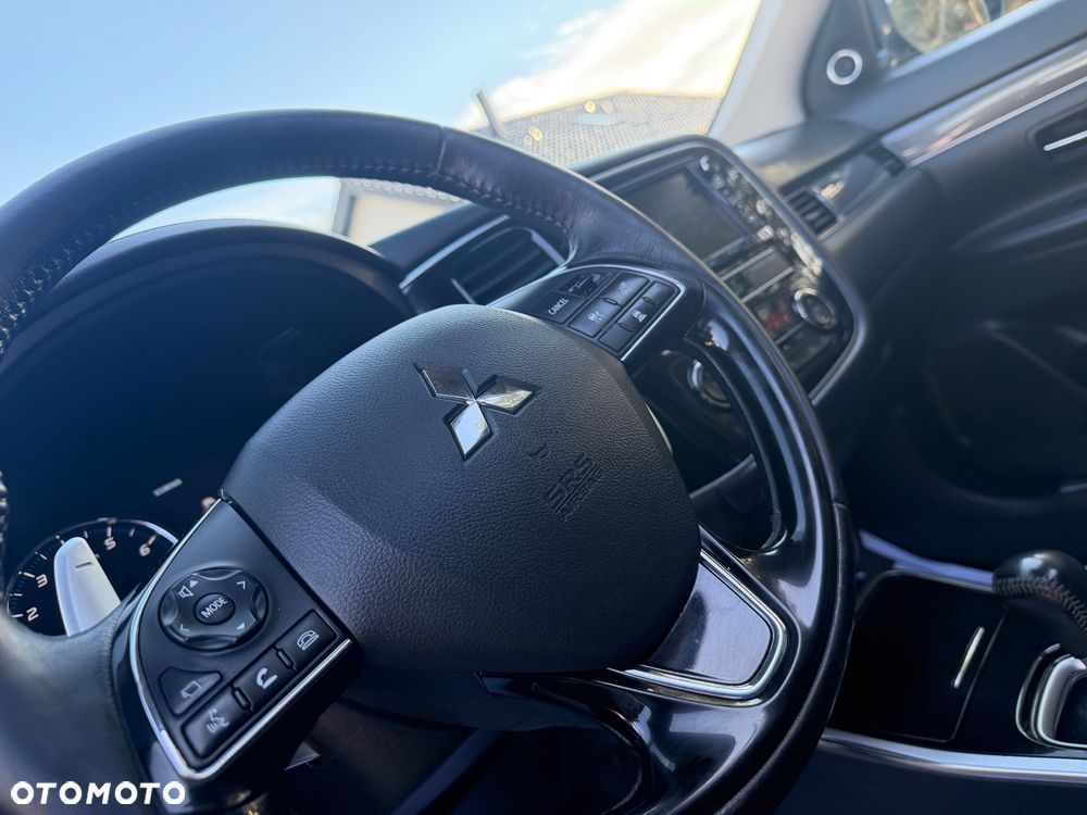 Mitsubishi Outlander 2.0 Instyle SDA 4WD CVT - 22