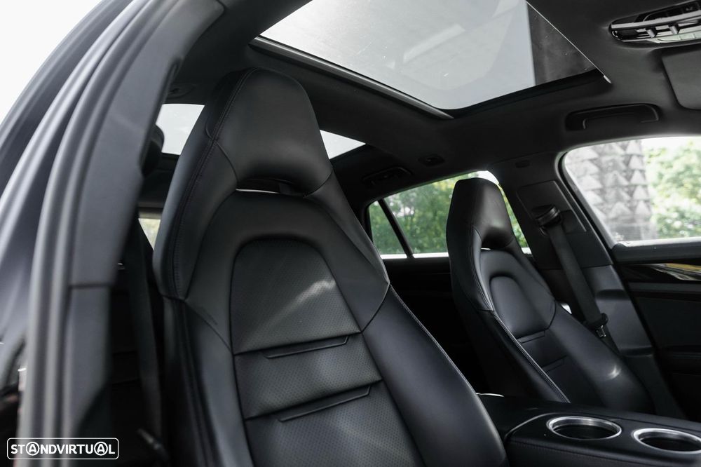 Porsche Panamera Sport Turismo 4 E-Hybrid - 24