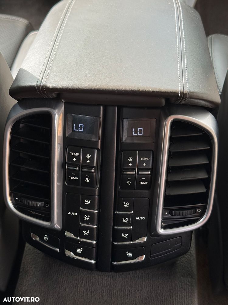Porsche Cayenne - 9