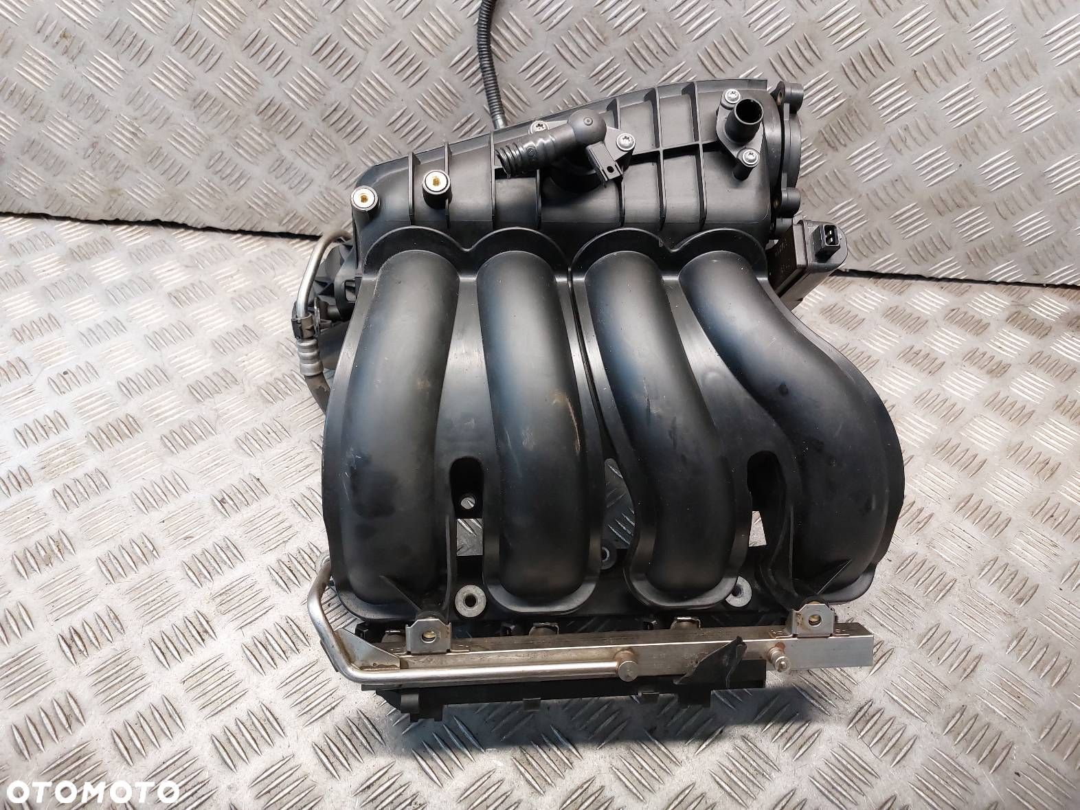 KOLEKTOR SSĄCY LISTWA WTRYSKOWA BMW E90 320 2.0 16 - 1