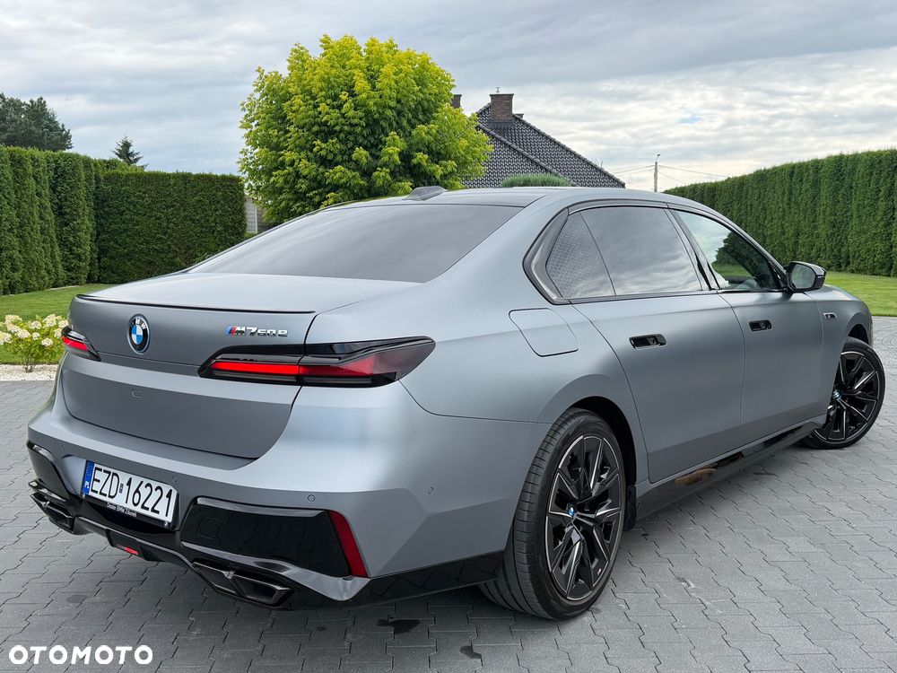 BMW Seria 7 M760e PHEV xDrive Individual Edition sport - 40