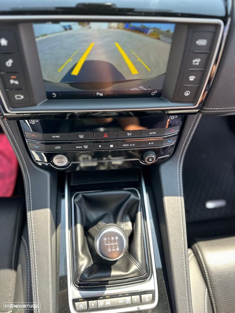 Jaguar F-Pace 2.0 i4D R-Sport - 8