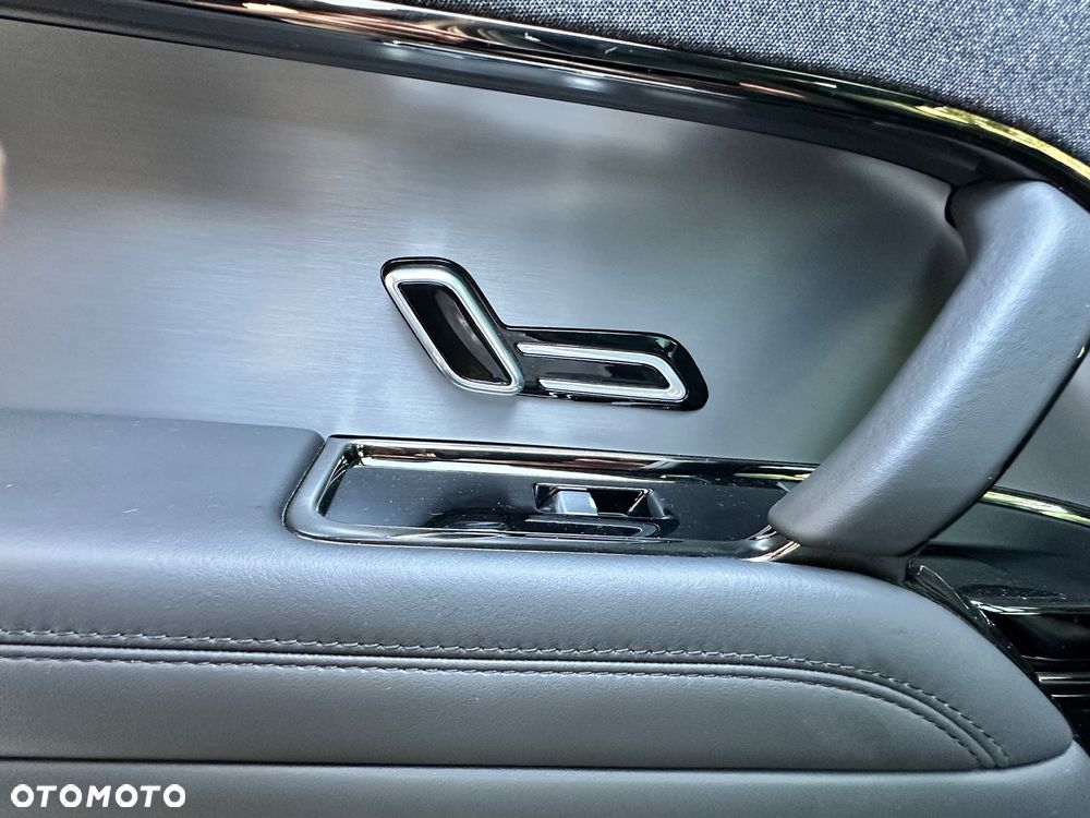 Land Rover Range Rover Sport - 16