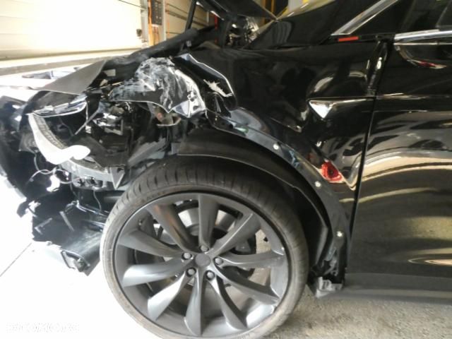 Tesla Model X Long Range Plus - 6