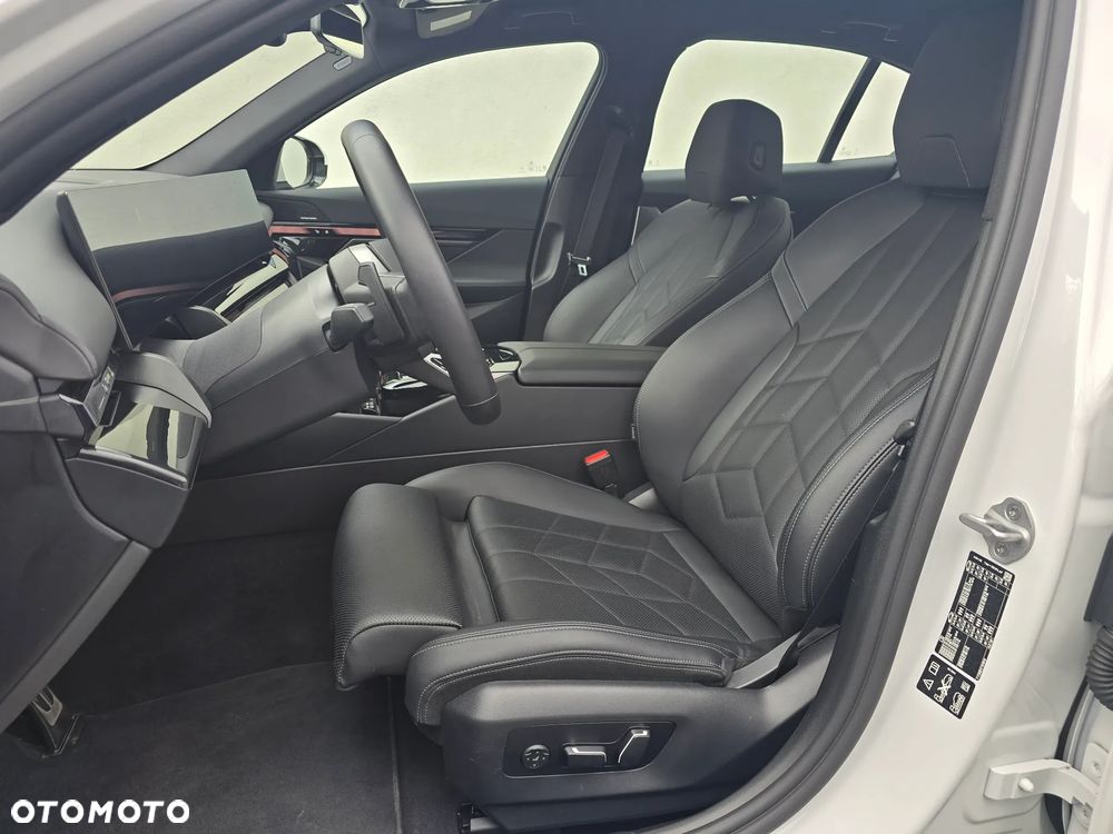 BMW Seria 5 520d xDrive mHEV M Sport - 8