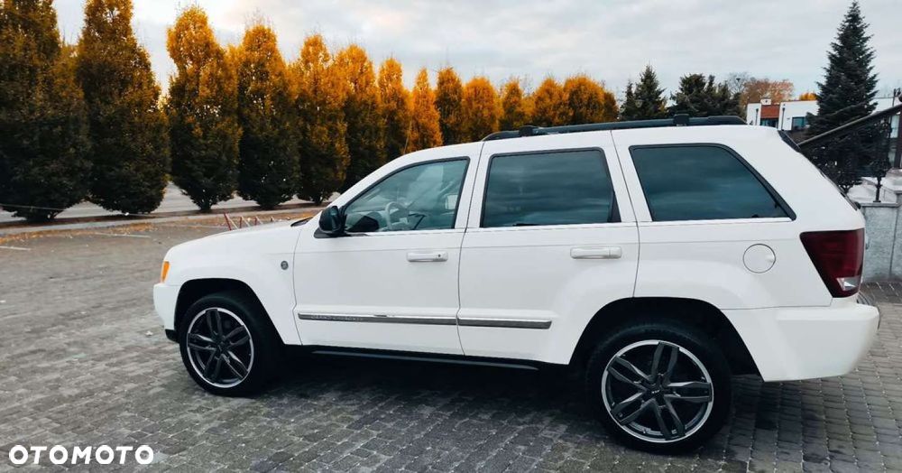 Jeep Grand Cherokee - 16