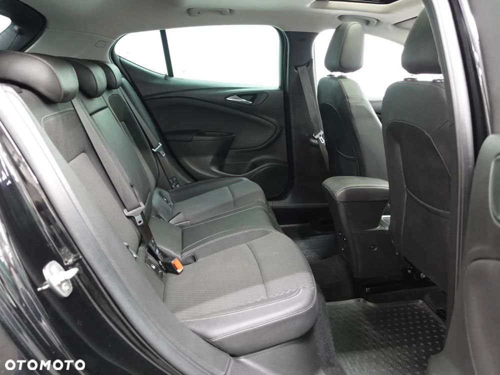 Opel Astra 1.6 BiTurbo D (CDTI) Start/Stop Innovation - 27