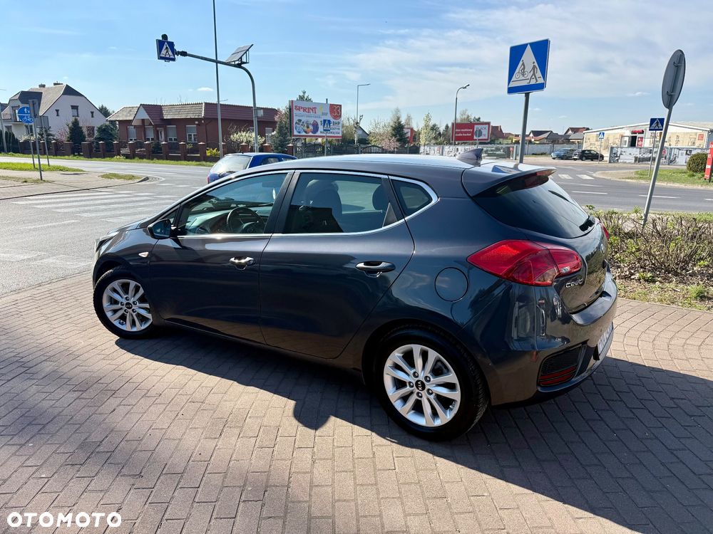 Kia Ceed 1.4 CVVT Dream-Team Edition - 4