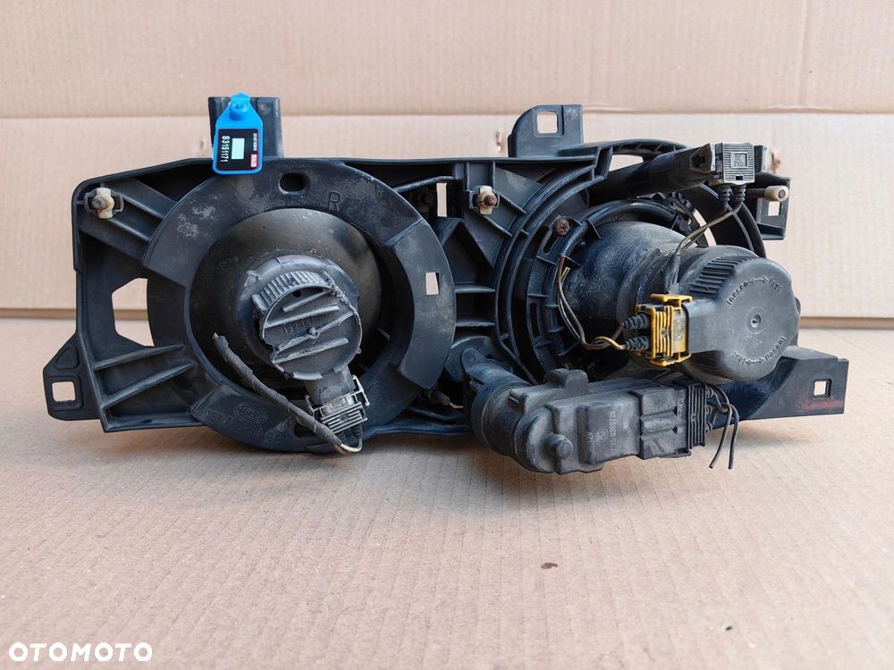 Lampa PRAWA BMW 5 e34 SEDAN TOURING KOMBI Europa HELLA soczewka - 7