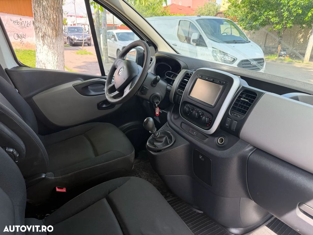 Renault TRAFIC - 8