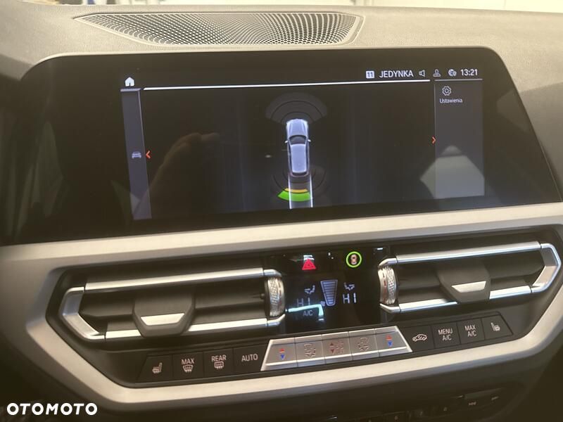 BMW Seria 3 318d MHEV - 16