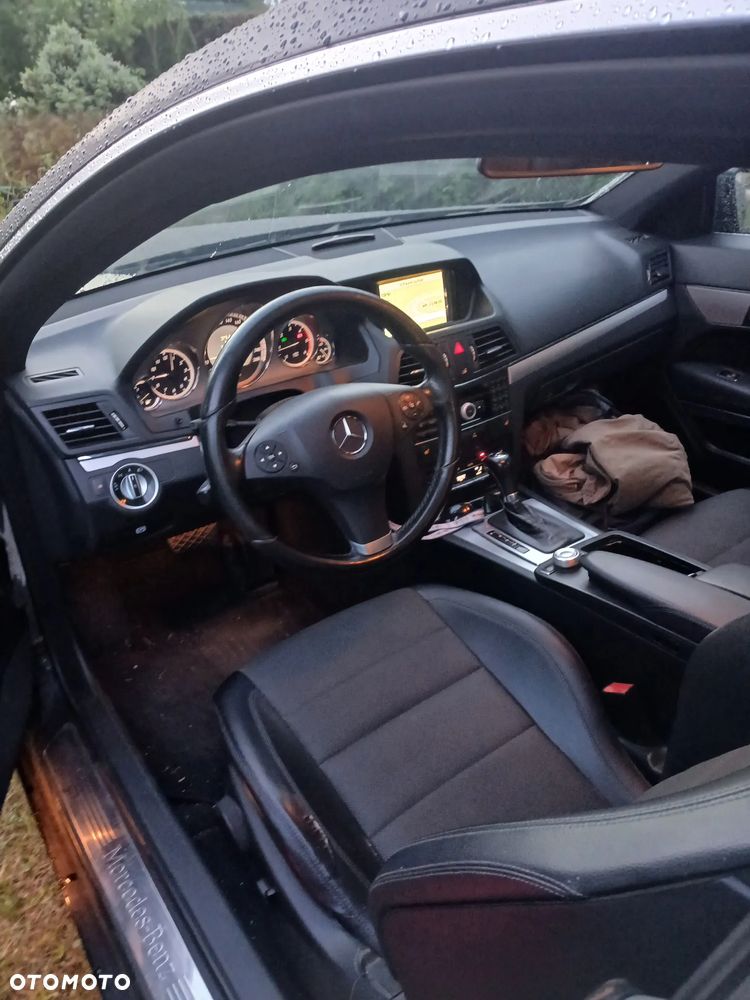 Mercedes-Benz Klasa E 220 CDI DPF BlueEFFICIENCY Automatik Avantgarde - 2