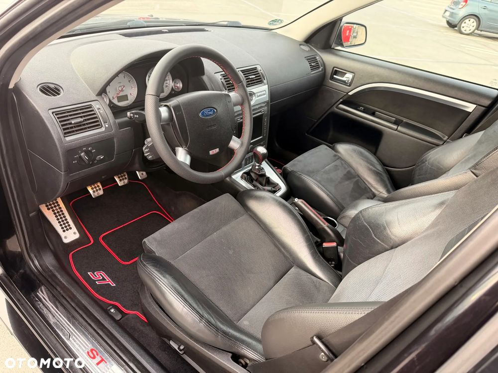 Ford Mondeo 3.0 V6 ST 220 - 12