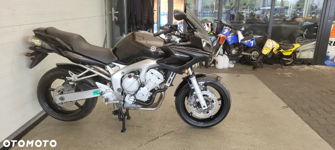 Yamaha FZ - 13