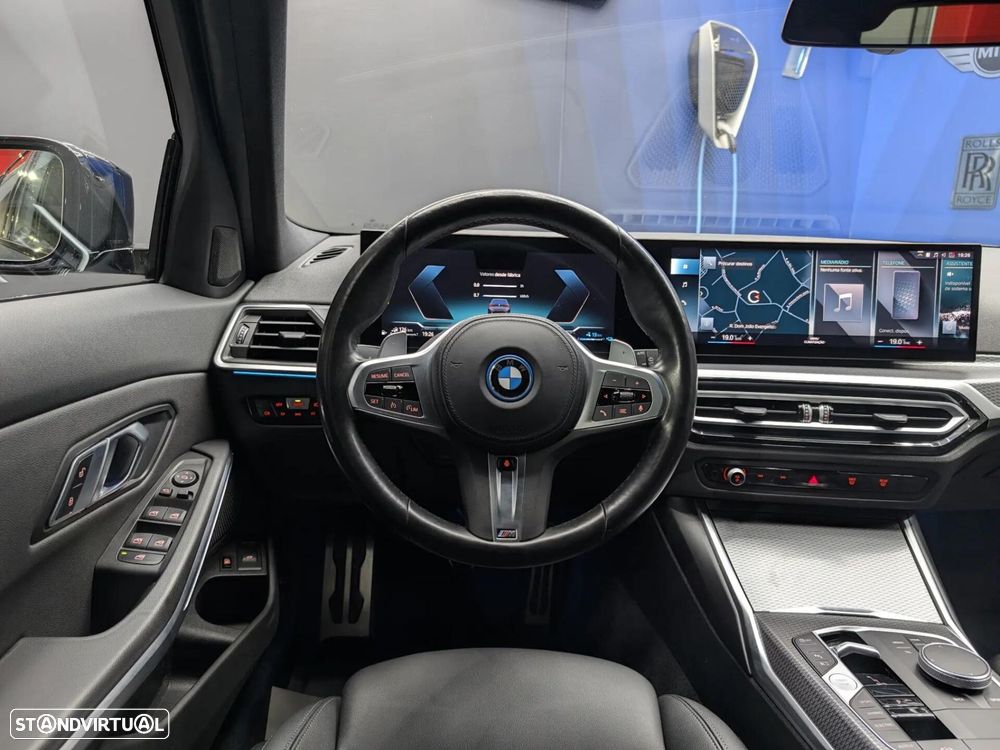 BMW 320 e Pack Desportivo M Auto - 42