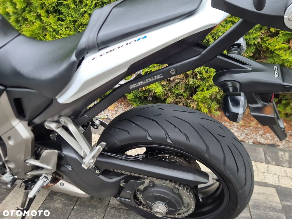 Honda CB - 27