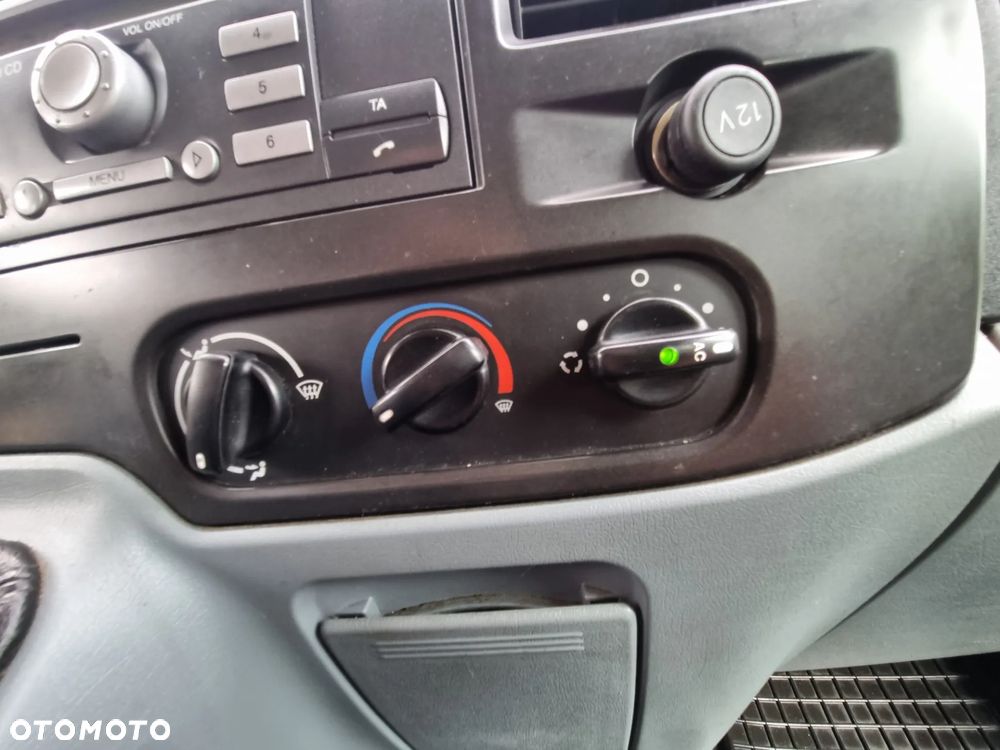 Ford Transit - 28