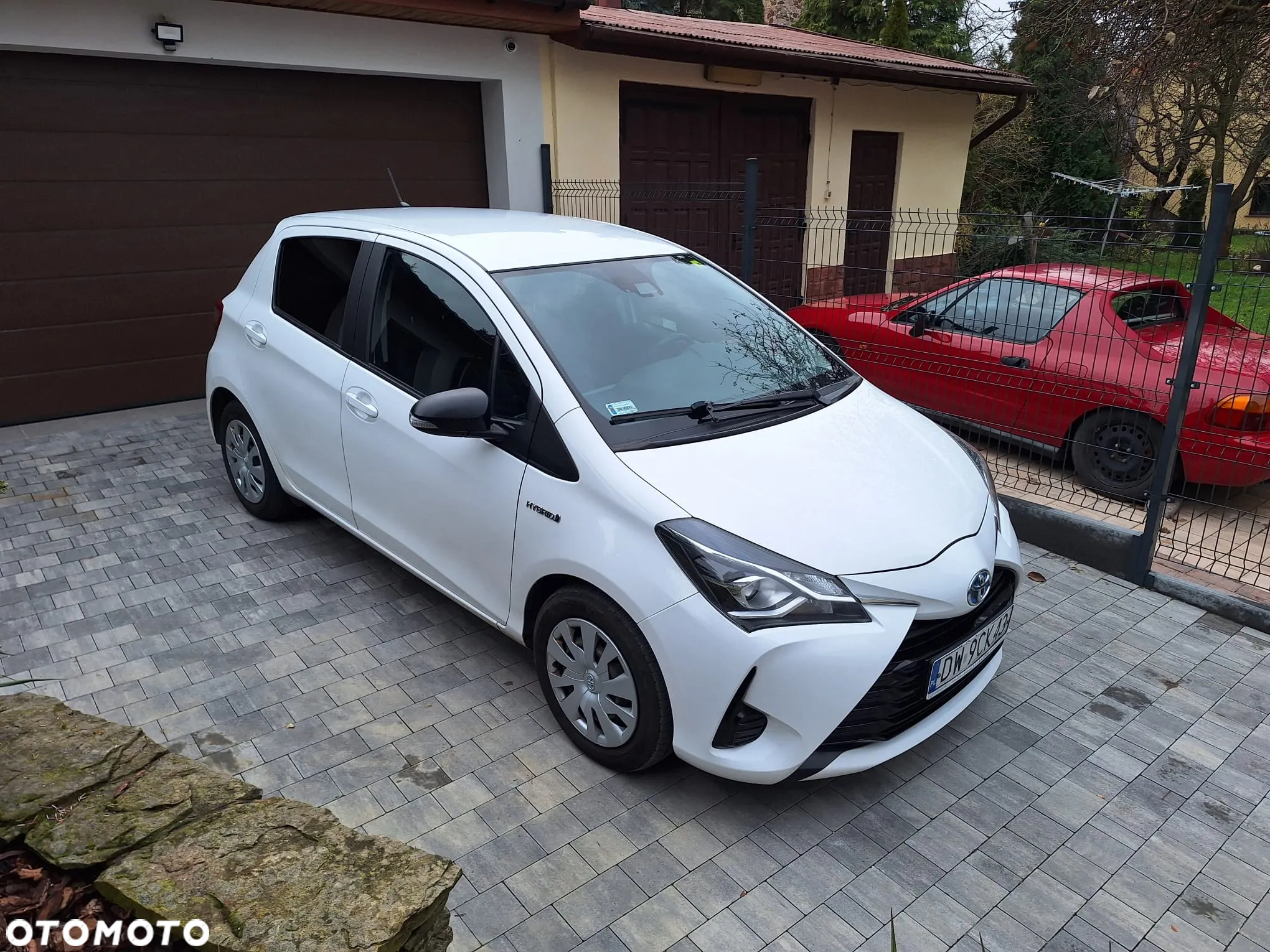 Toyota Yaris Hybrid 100 Dynamic - 2