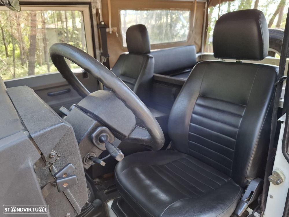 Land Rover Defender 90 2.5 Td5 Soft Top - 4