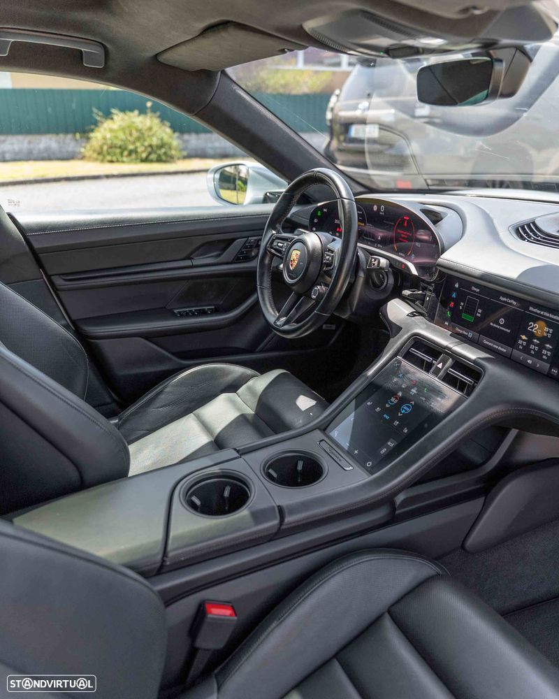 Porsche Taycan Turbo - 52