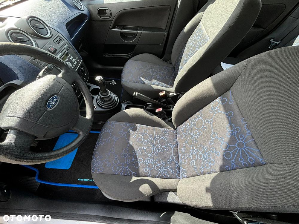 Ford Fiesta - 23