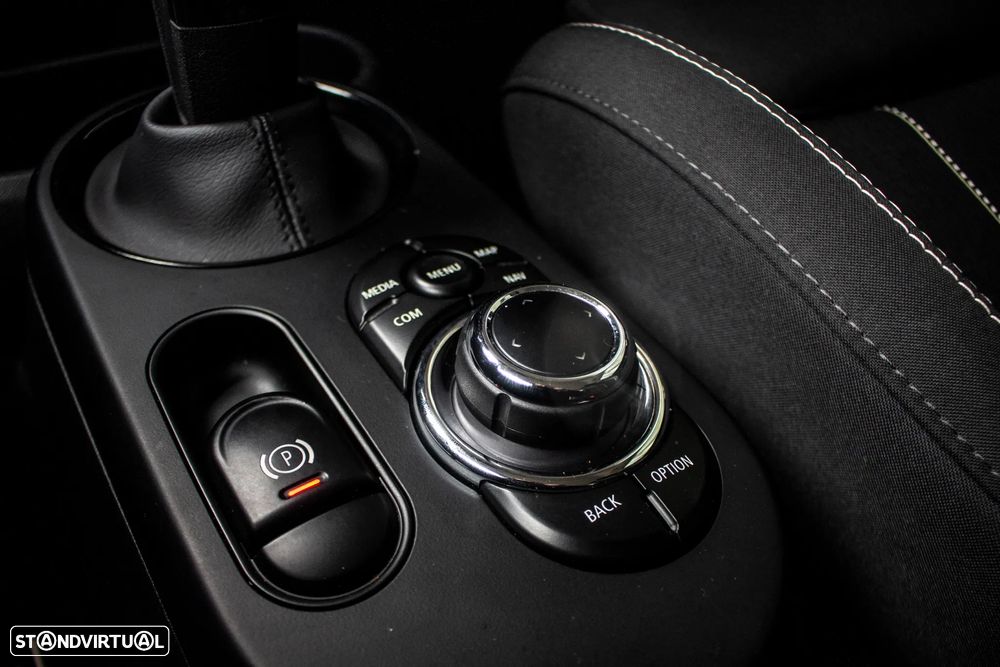 MINI 3 Portas Cooper SE Essential - 21