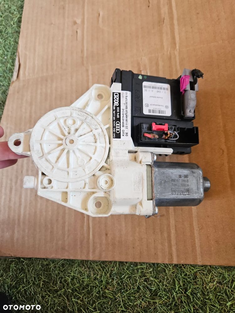 Prawy tylny podnośnik szyby Audi A3 8P - 2