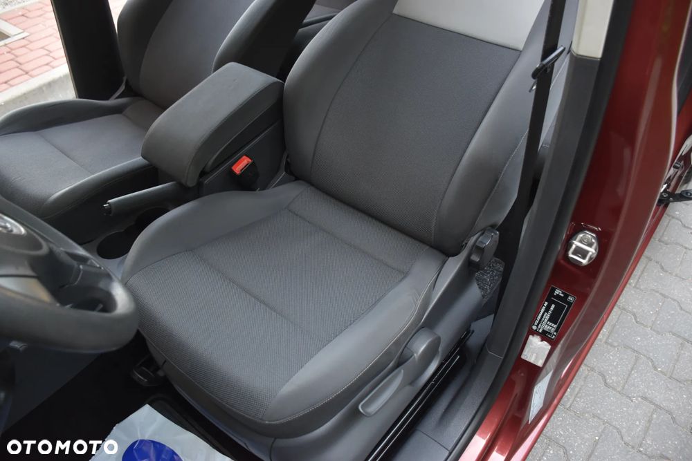 Volkswagen Caddy Maxi Highline DSG - 13
