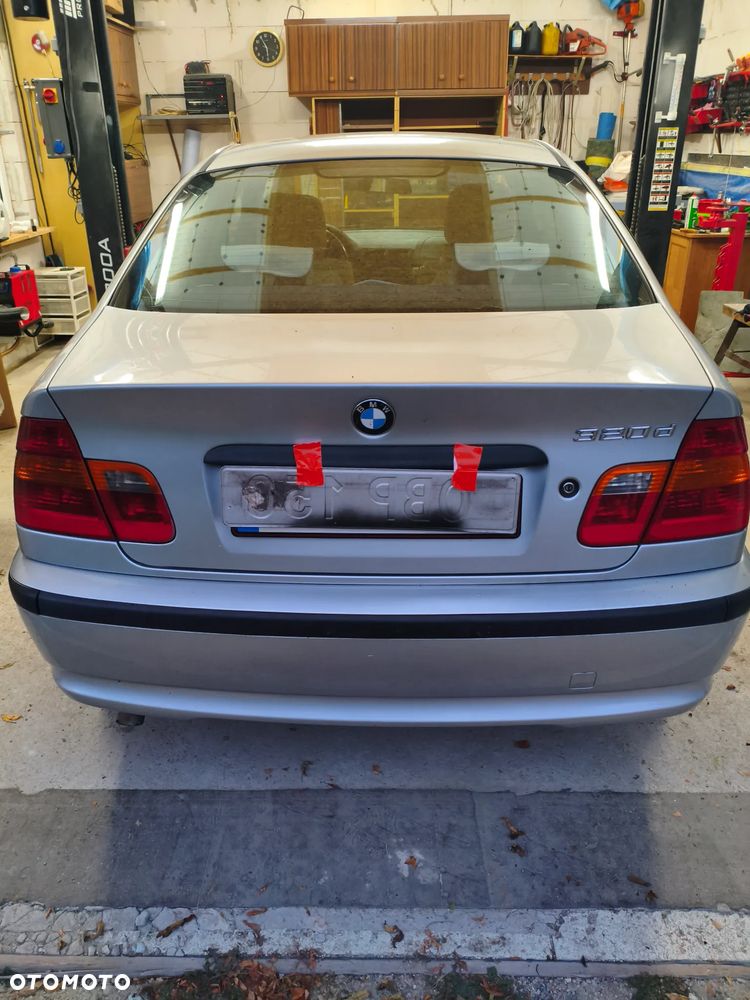 BMW Seria 3 2002 photo 2