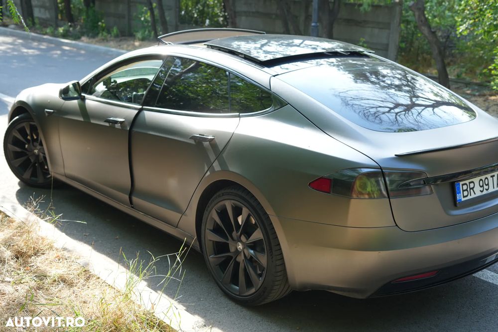 Tesla Model S - 2
