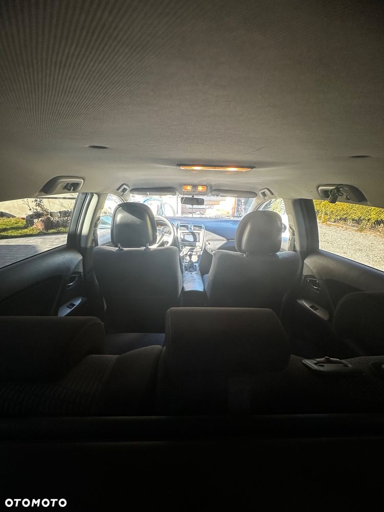 Toyota Avensis 2.0 D-4D 2010 - 3