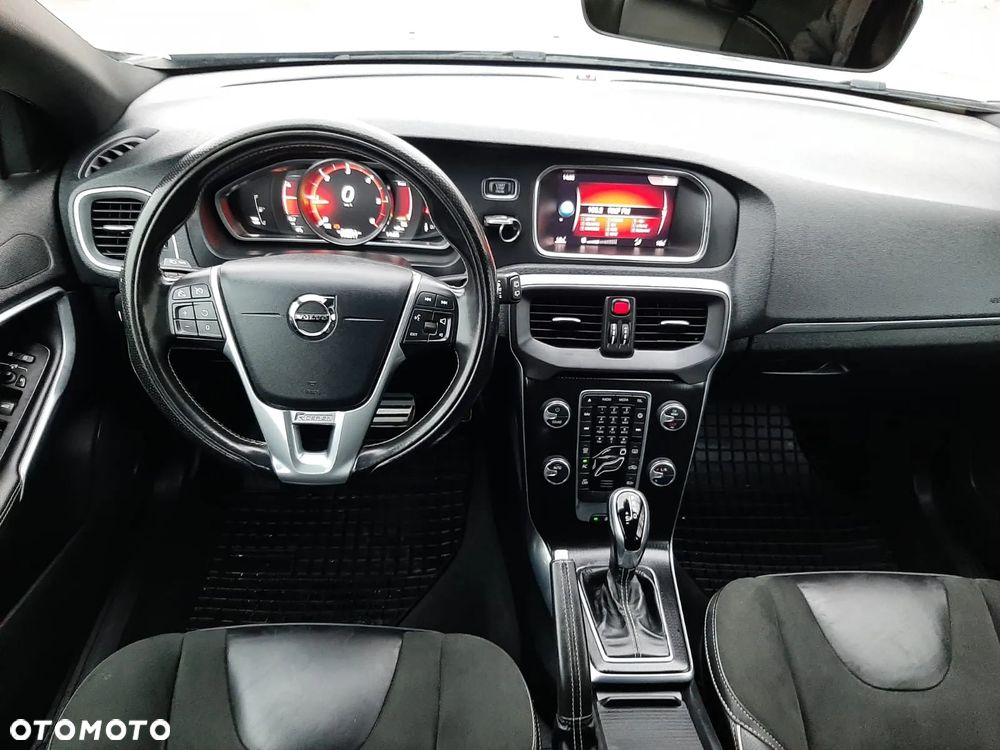 Volvo V40 D3 Geartronic RDesign - 19