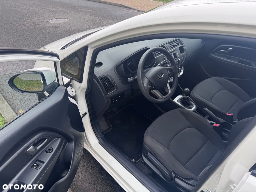 Kia Rio 1.2 Edition 7 - 10