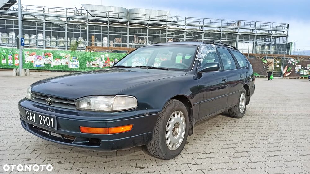 Toyota Camry 3.0 V6 LE - 3