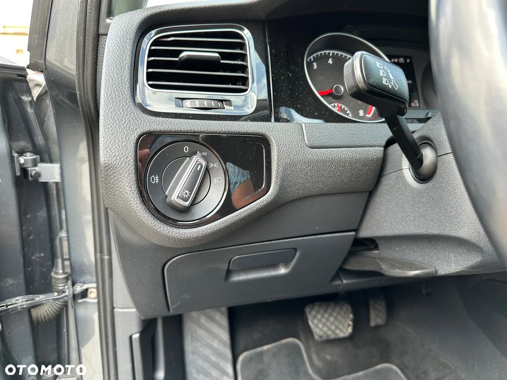 Volkswagen Golf - 19