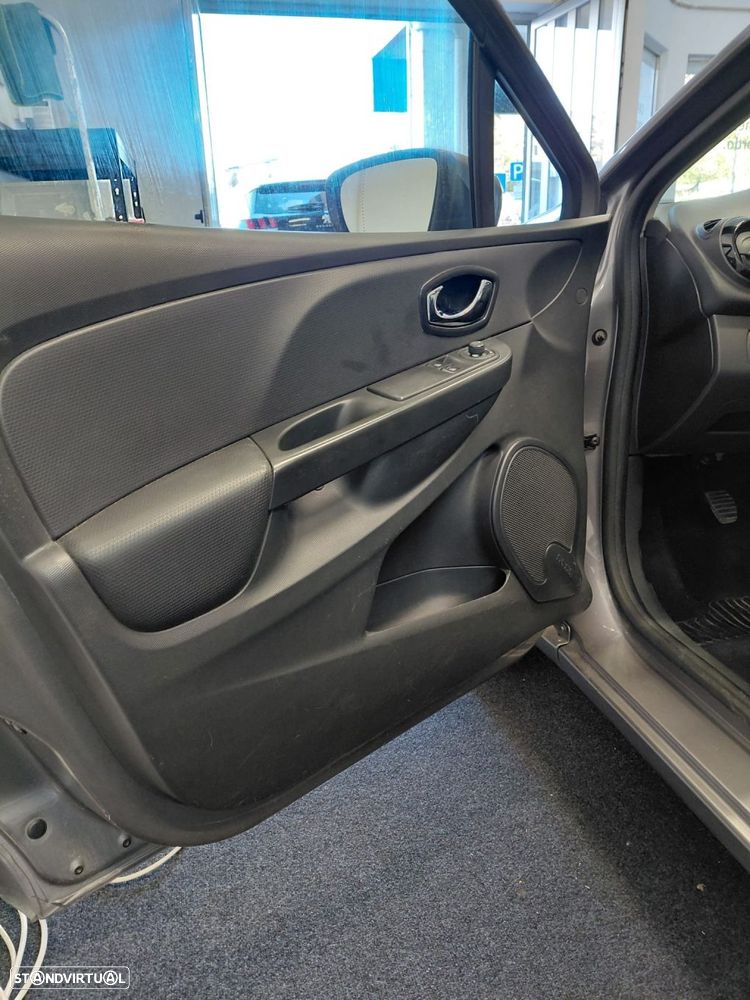 Renault Clio Sport Tourer 1.5 dCi Dynamique S - 15