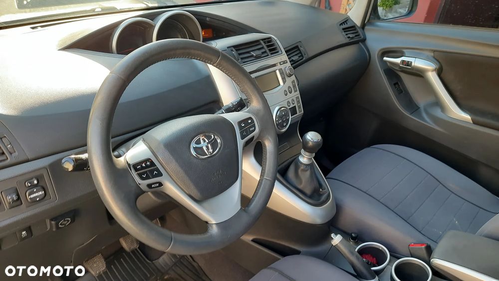 Toyota Verso 1.8 Premium EU5 - 18