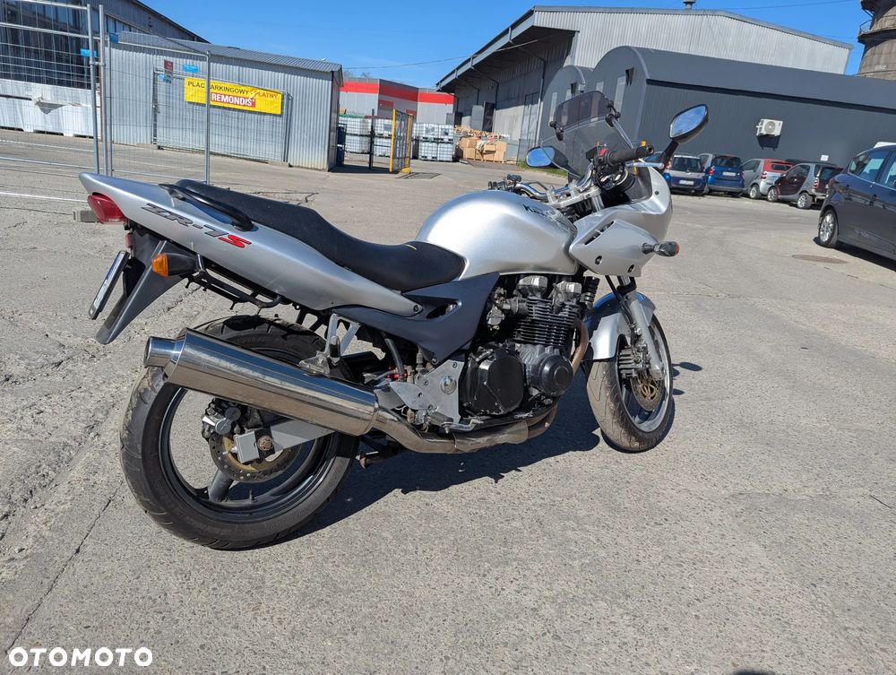Kawasaki ZR - 6