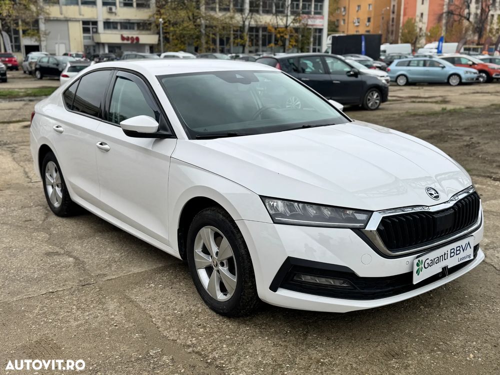 Skoda Octavia 2.0 TDI DSG Ambition - 1