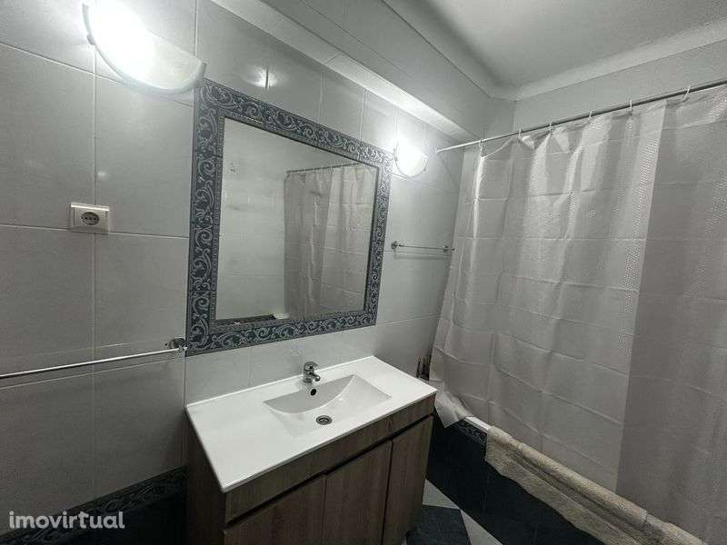 Moradia/Prédio com 3 andares - Grande imagem: 4/12