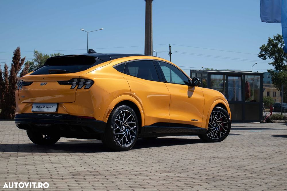 Ford Mustang Mach-E - 8