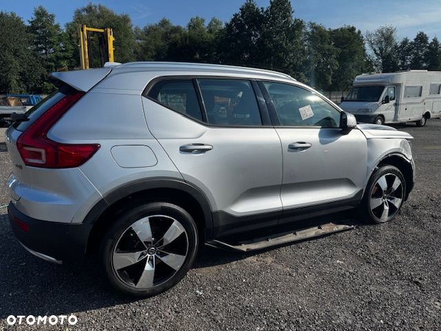 Volvo XC 40 D4 AWD Geartronic Momentum - 10