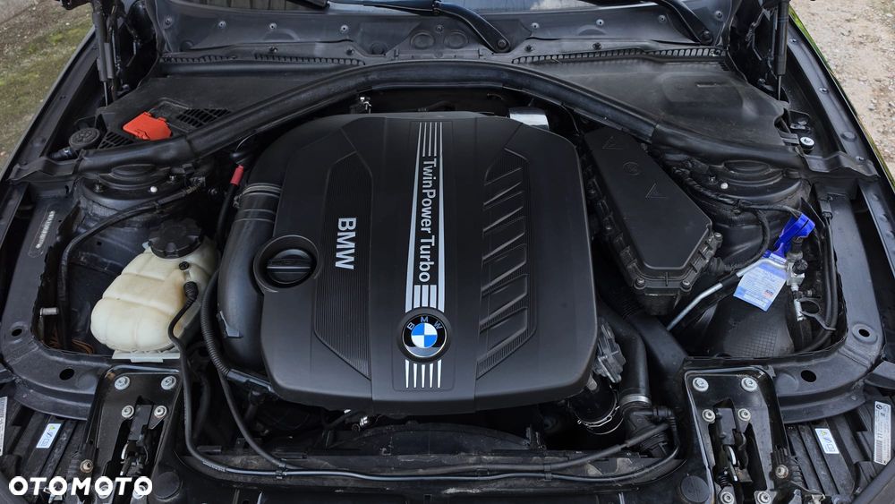 BMW Seria 3 330d M Sport - 9